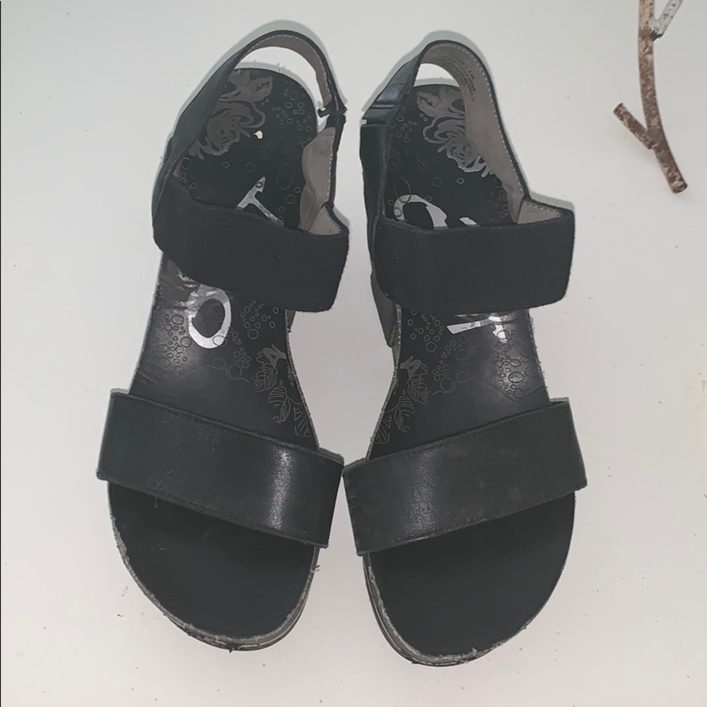 OTBT black wedges, size 8 1/2
